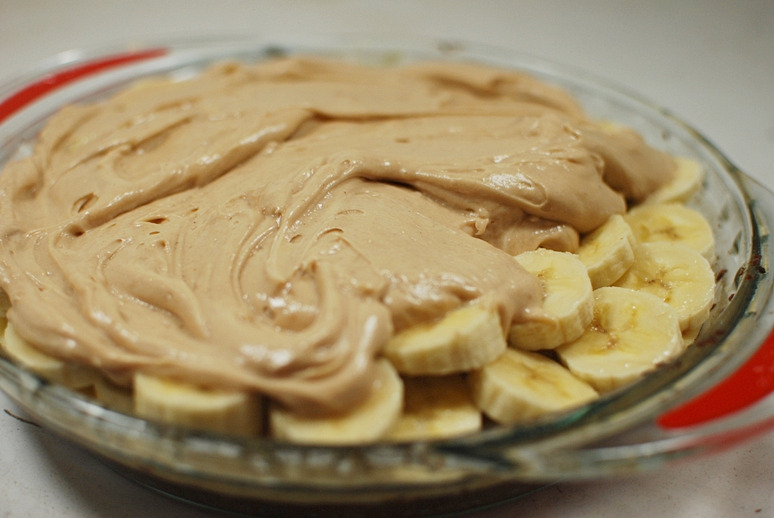 Шоколадно-банановый пирог. Пирог банановый на сковороде под крышкой. Smooth Peanut Butter.